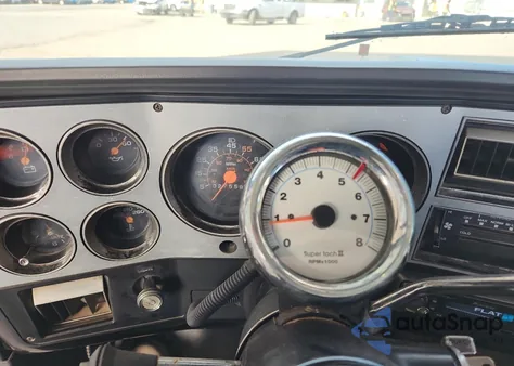 1984 GMC C1500 z USA, uszkodzony, nr VIN 2GTDC14H2E1513129